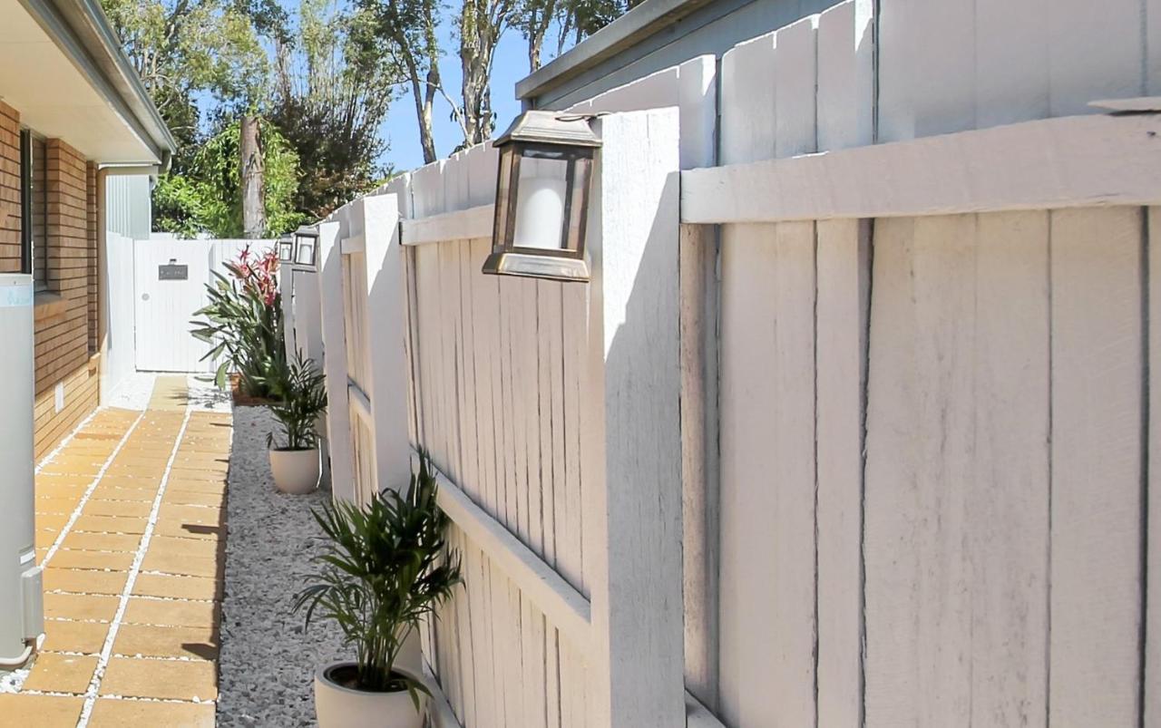 Private Outdoor Spa, Fire Pit, Cinema Room - The Cottage Coolum Beach Exterior foto