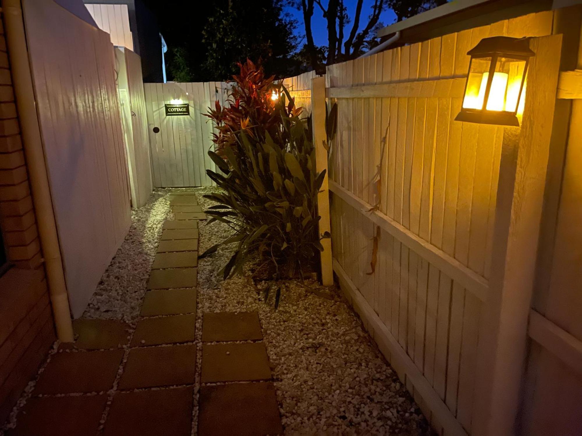 Private Outdoor Spa, Fire Pit, Cinema Room - The Cottage Coolum Beach Exterior foto